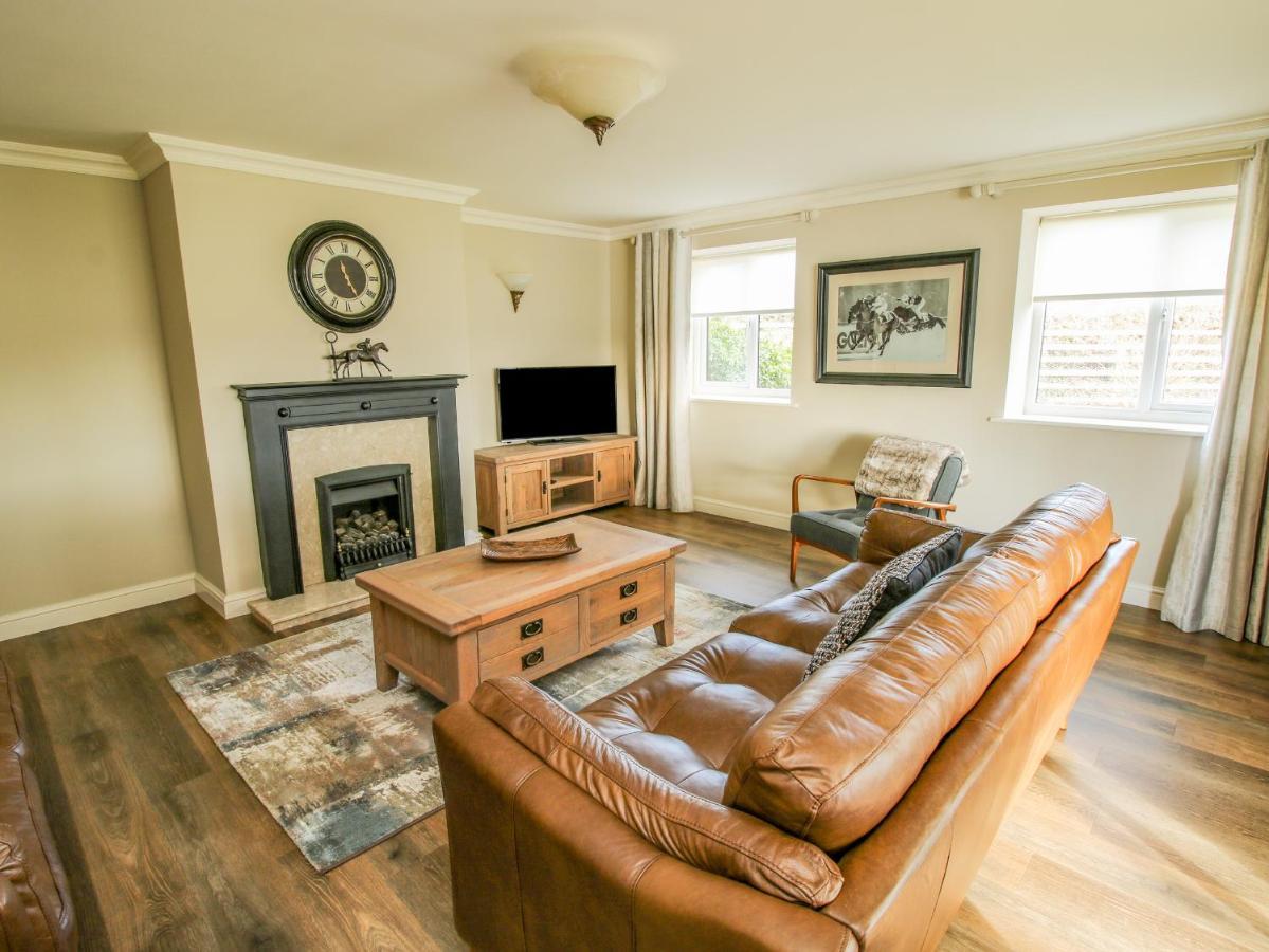 The Marshes Villa Welshpool Bagian luar foto