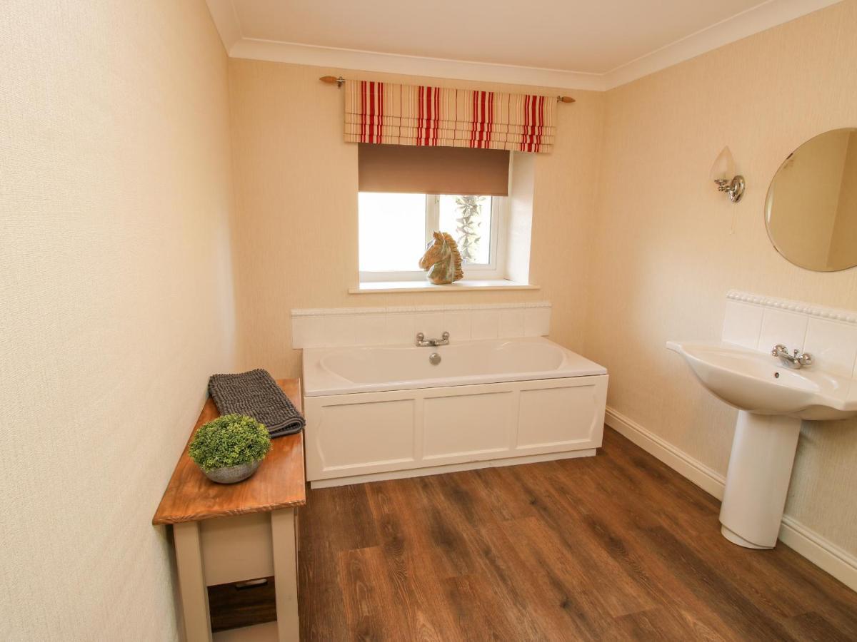 The Marshes Villa Welshpool Bagian luar foto