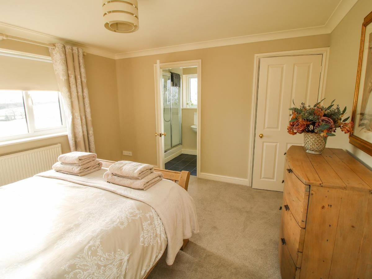 The Marshes Villa Welshpool Bagian luar foto