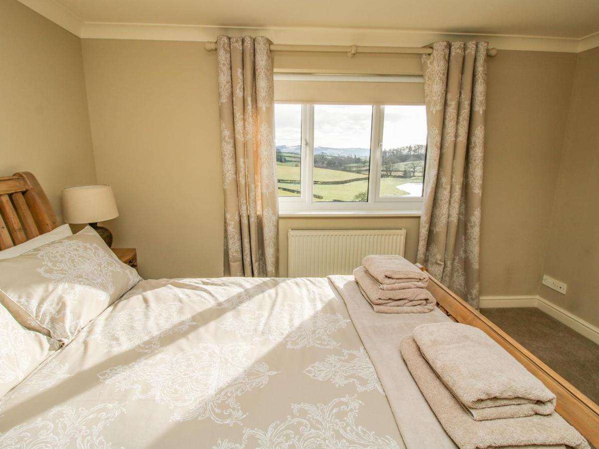 The Marshes Villa Welshpool Bagian luar foto