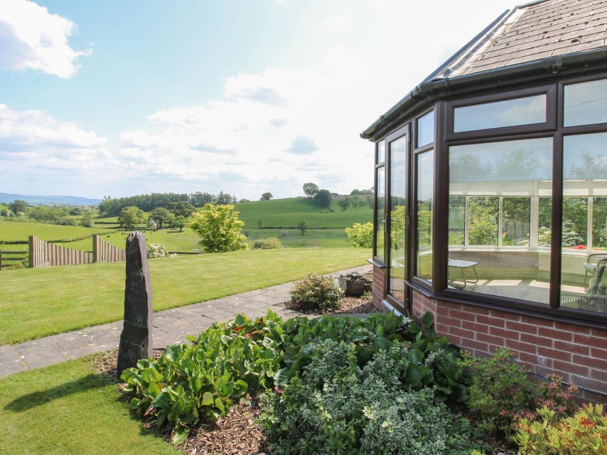 The Marshes Villa Welshpool Bagian luar foto