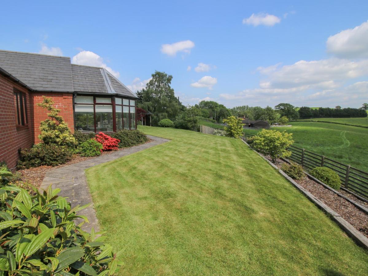 The Marshes Villa Welshpool Bagian luar foto